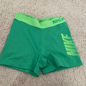 Nike pro short 2”